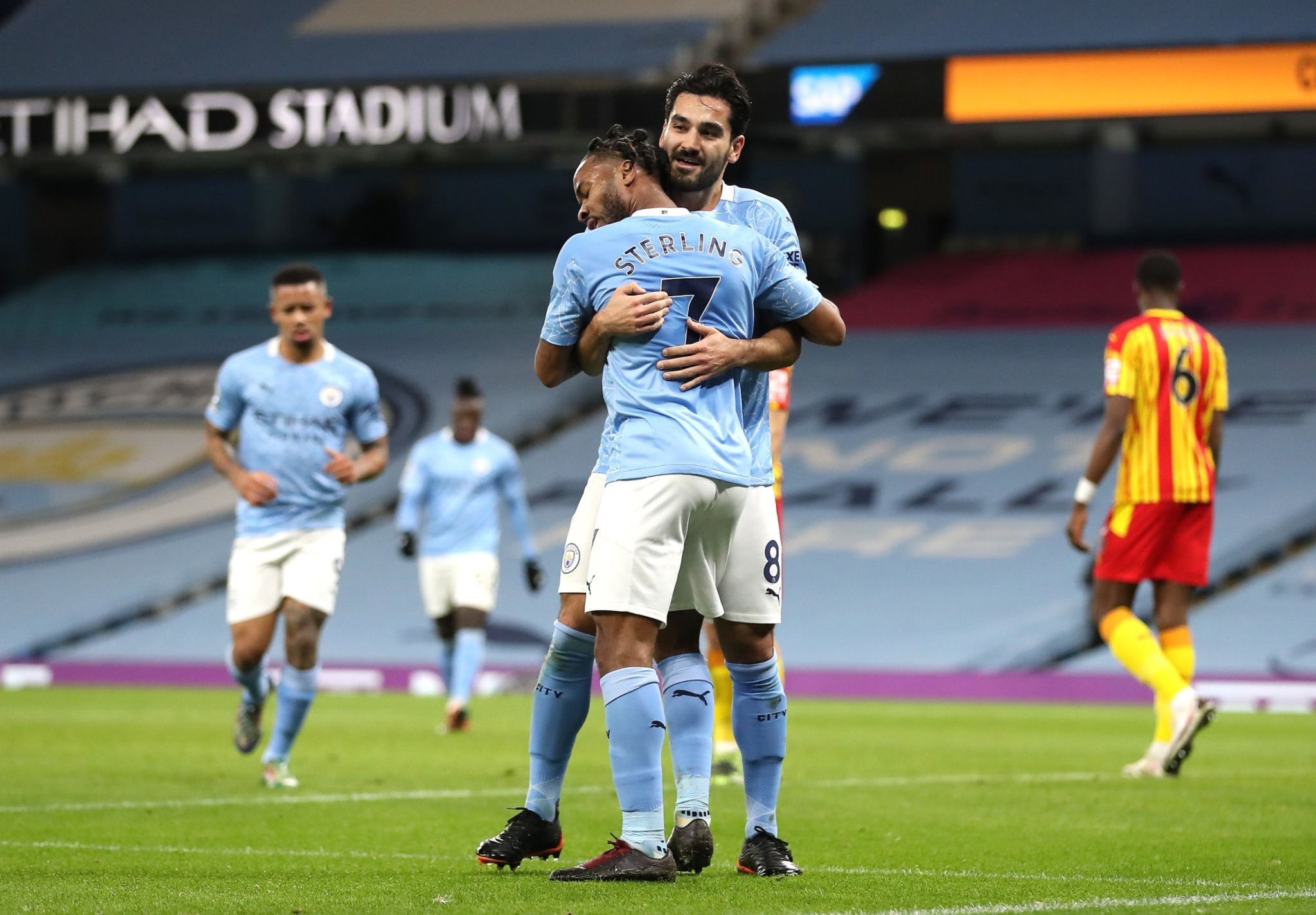 到了比赛中 到了比赛中